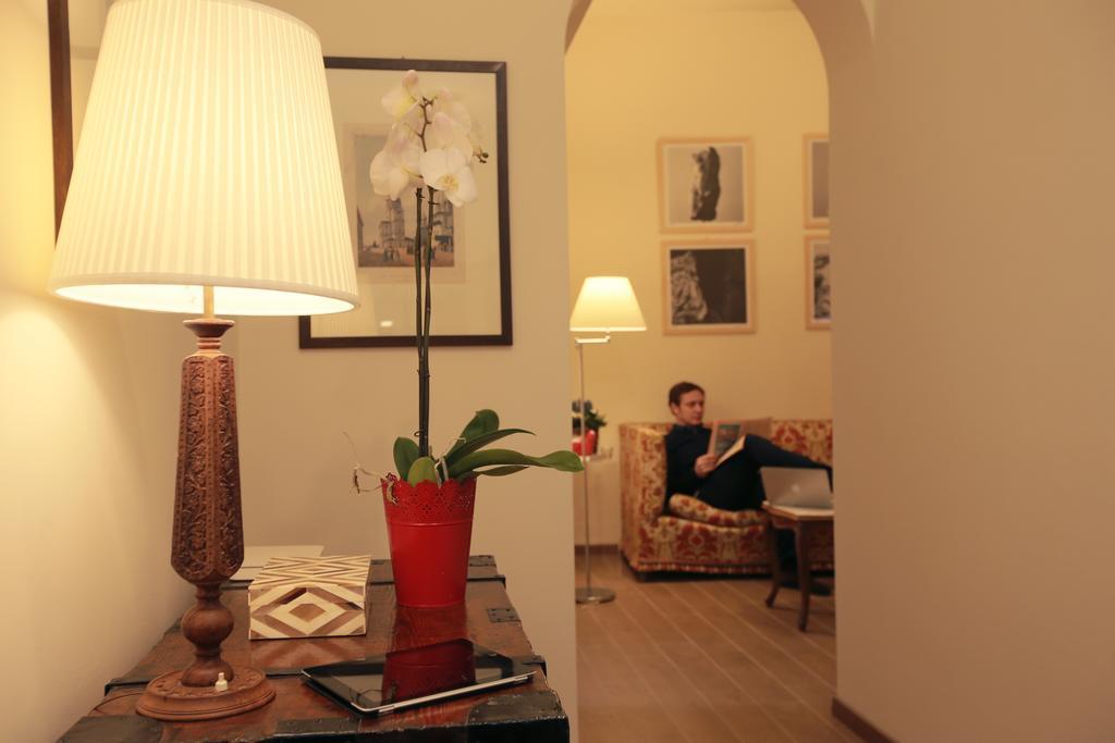 Mdr Numbersix Suites Florenţa Cameră foto